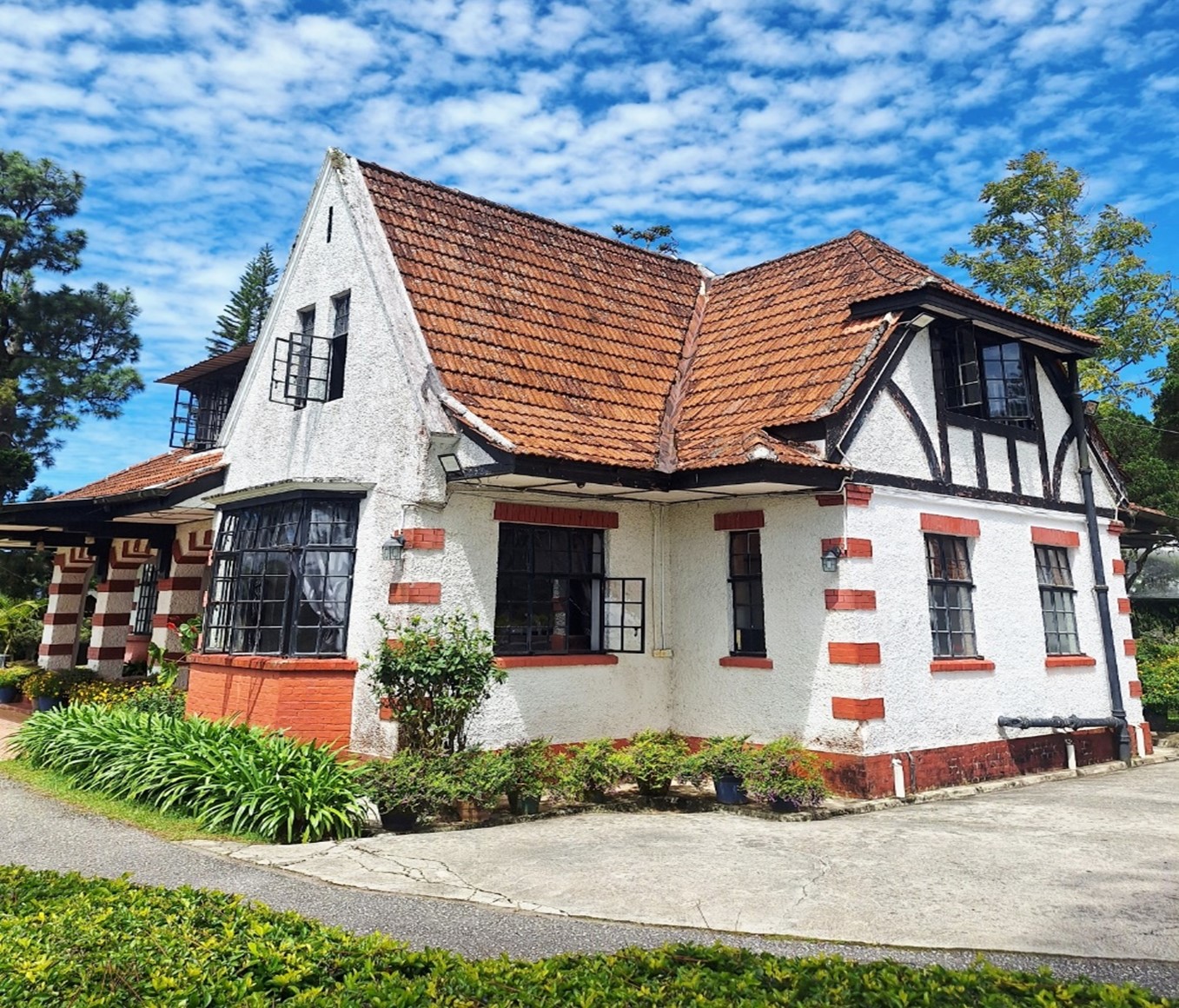 ASTANA 1 – Hilltop Colonial Retreat